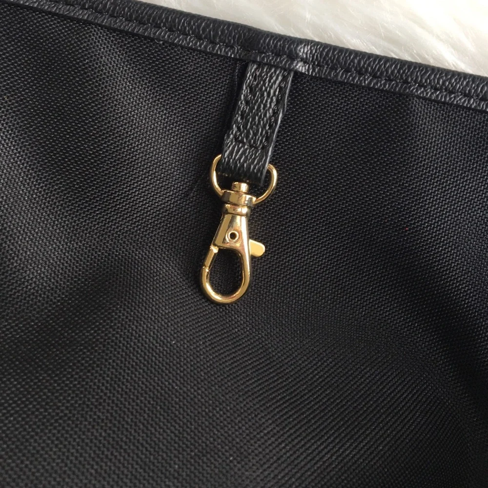 C Wonder Black & Red Shoulder Bag